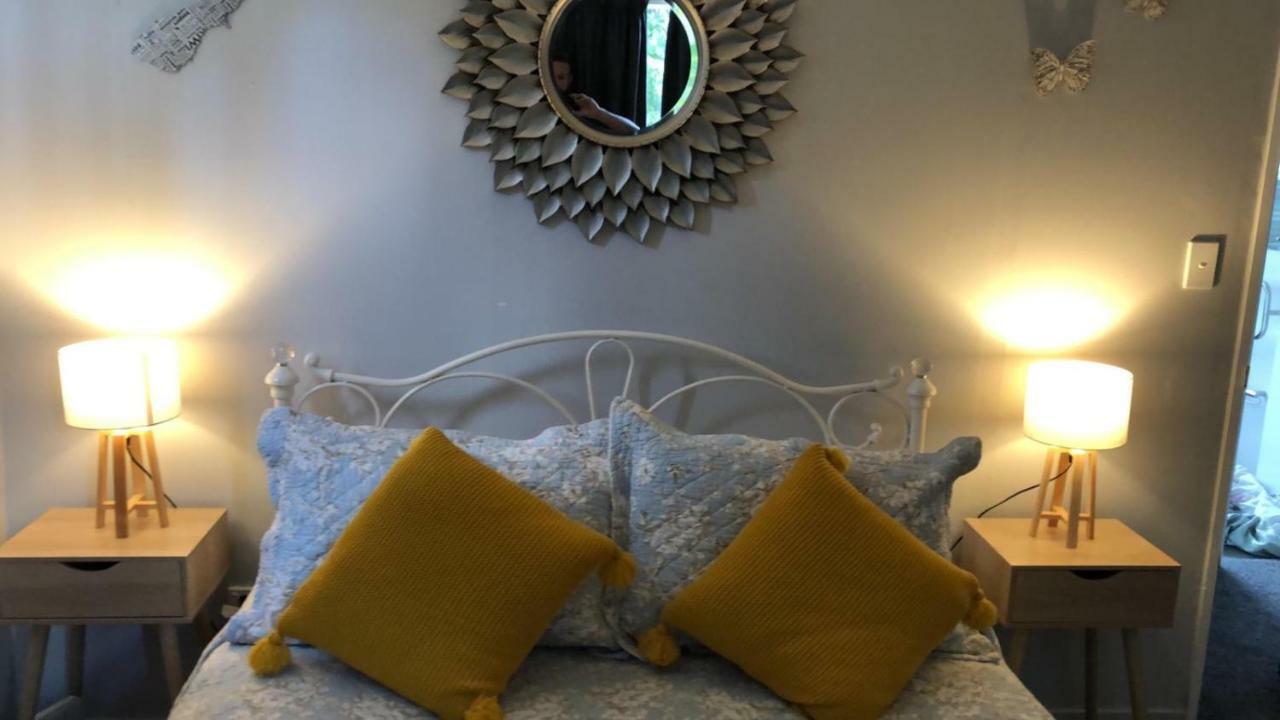 B, D & D Bed And Breakfast Taupo Exterior foto